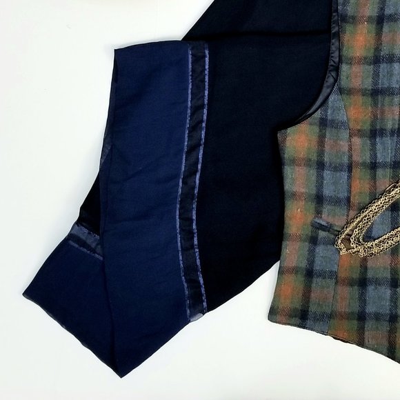 FIND THESE BEAUTIES & SO MUCH MORE IN MY CLOSET! - Picture 4 of 5